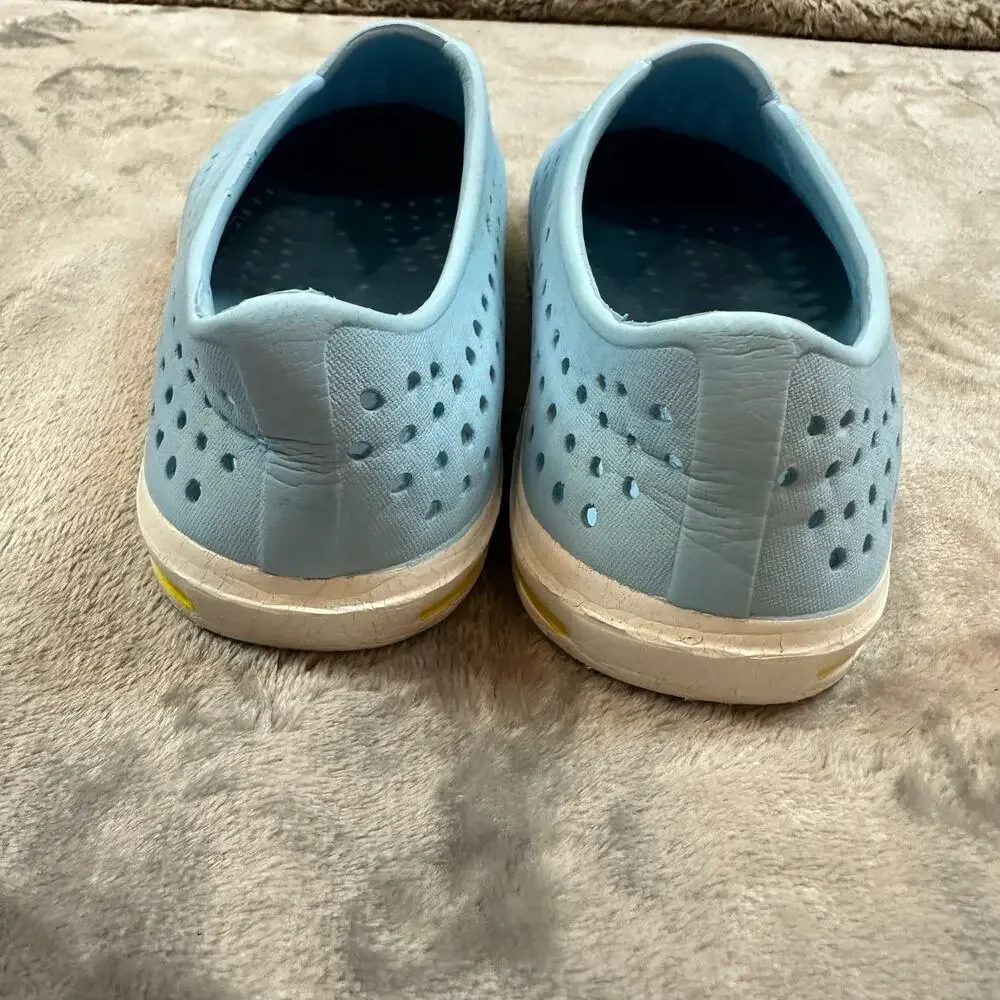 Crewcuts Water Shoes Sandals Rubber Sneaker Perforated Blue Boys Youth 2 Big Kid